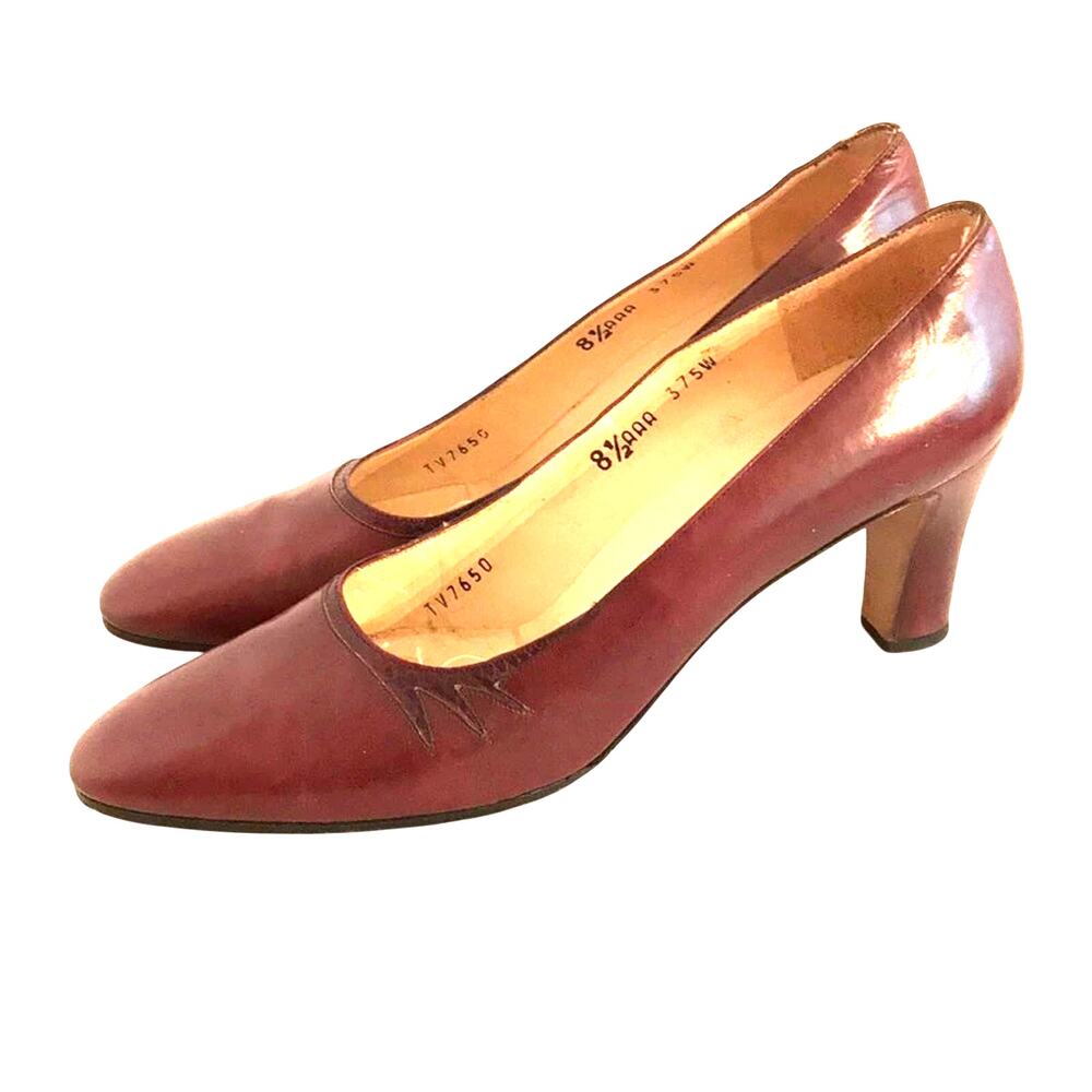 Vintage Salvatore Ferragamo brown leather pumps US 8.5AAA classic career shoes